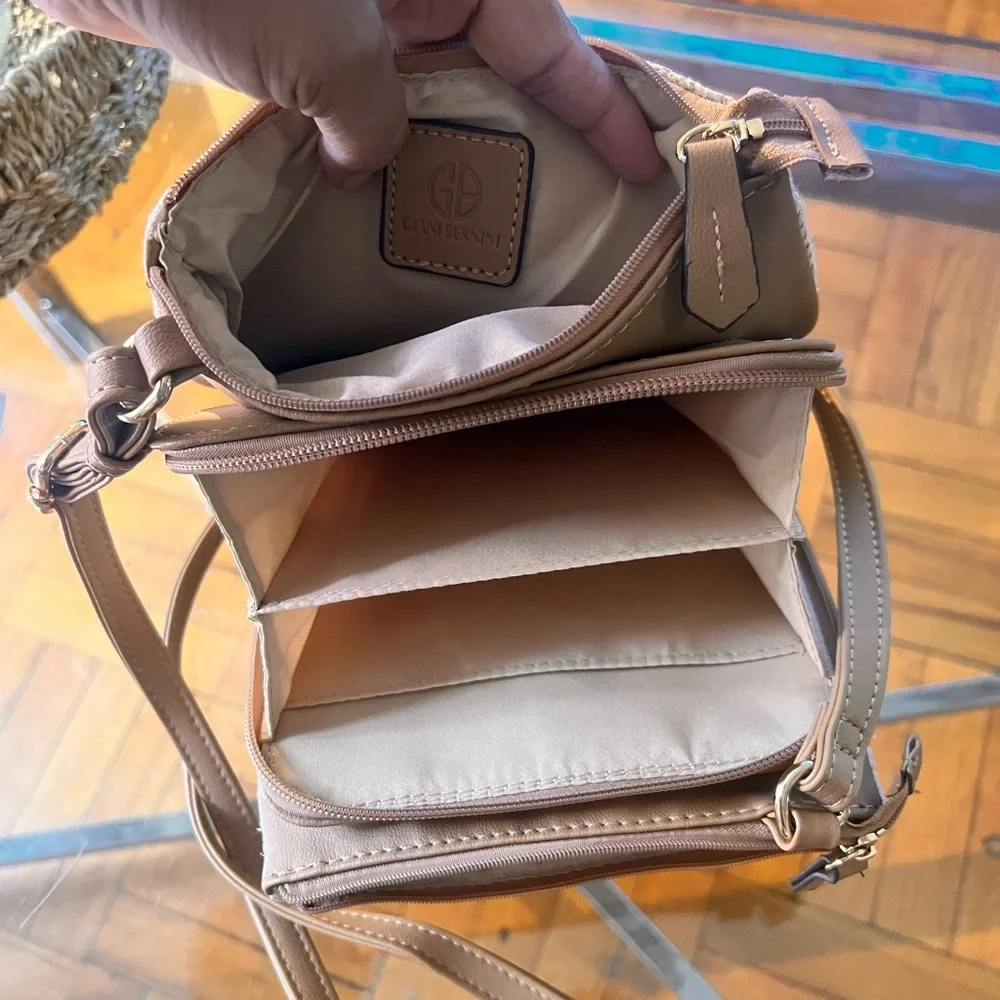 Giani Bernini Straw North South Crossbody - Picture 8 of 10